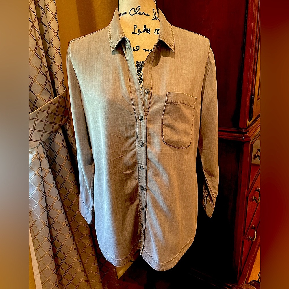 CHICO’S LONG SLEEVE DENIM SHIRT